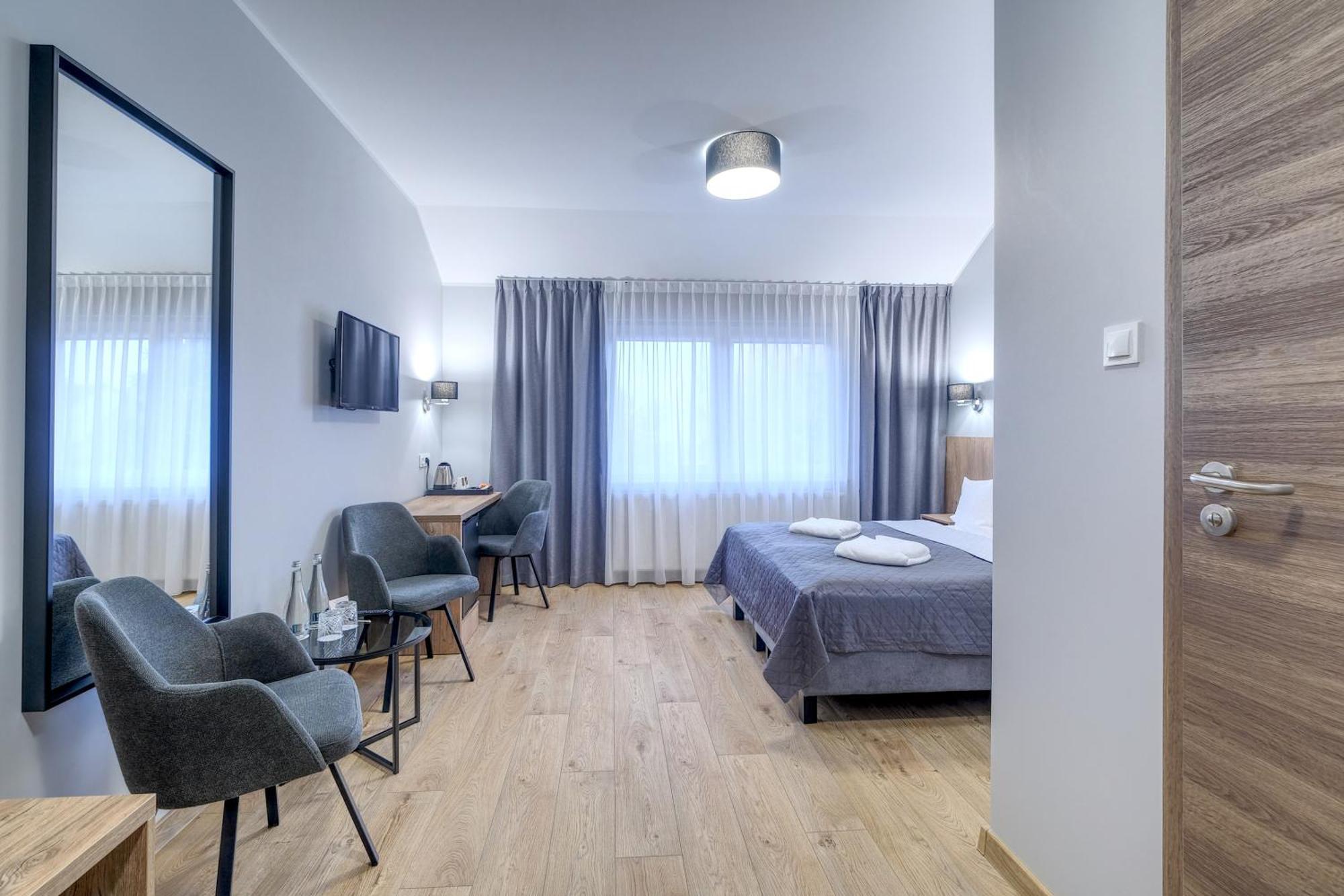 Lawendowy Dwor Bed & Breakfast Pszczółki Екстериор снимка