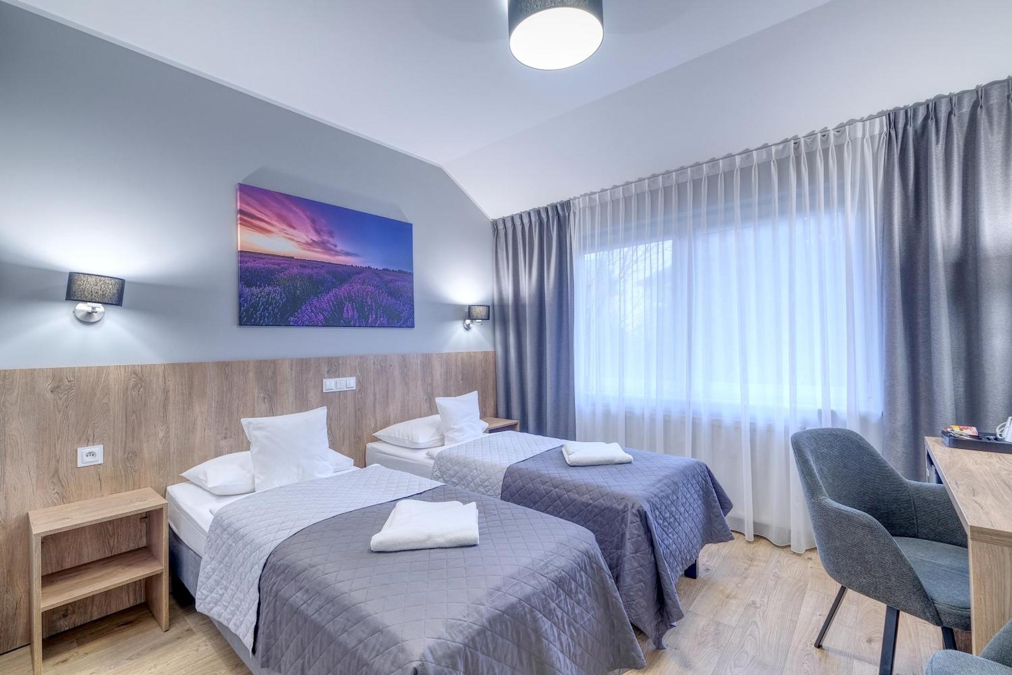 Lawendowy Dwor Bed & Breakfast Pszczółki Екстериор снимка